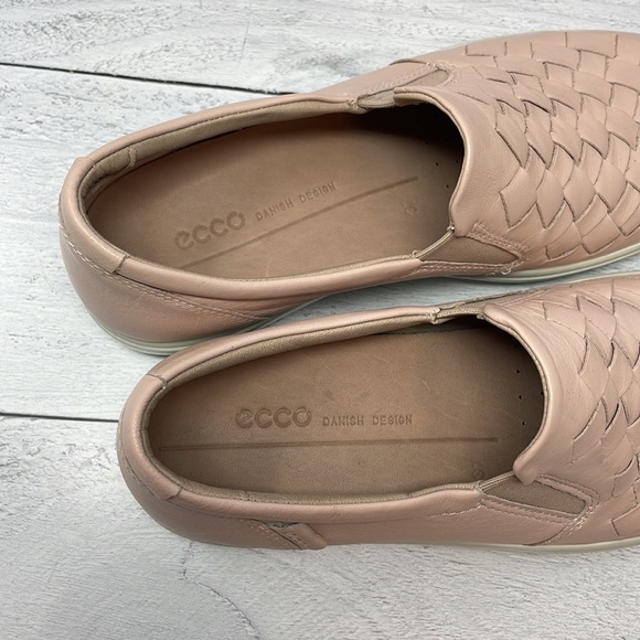 Ecco Soft 7 Rose Dust Woven Slip-On Sneaker 6 O2 - Picture 3 of 7
